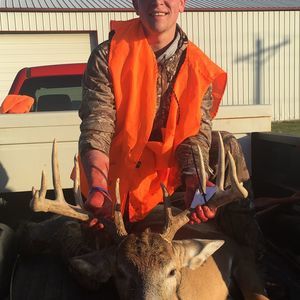 Meet your Posher, Davis